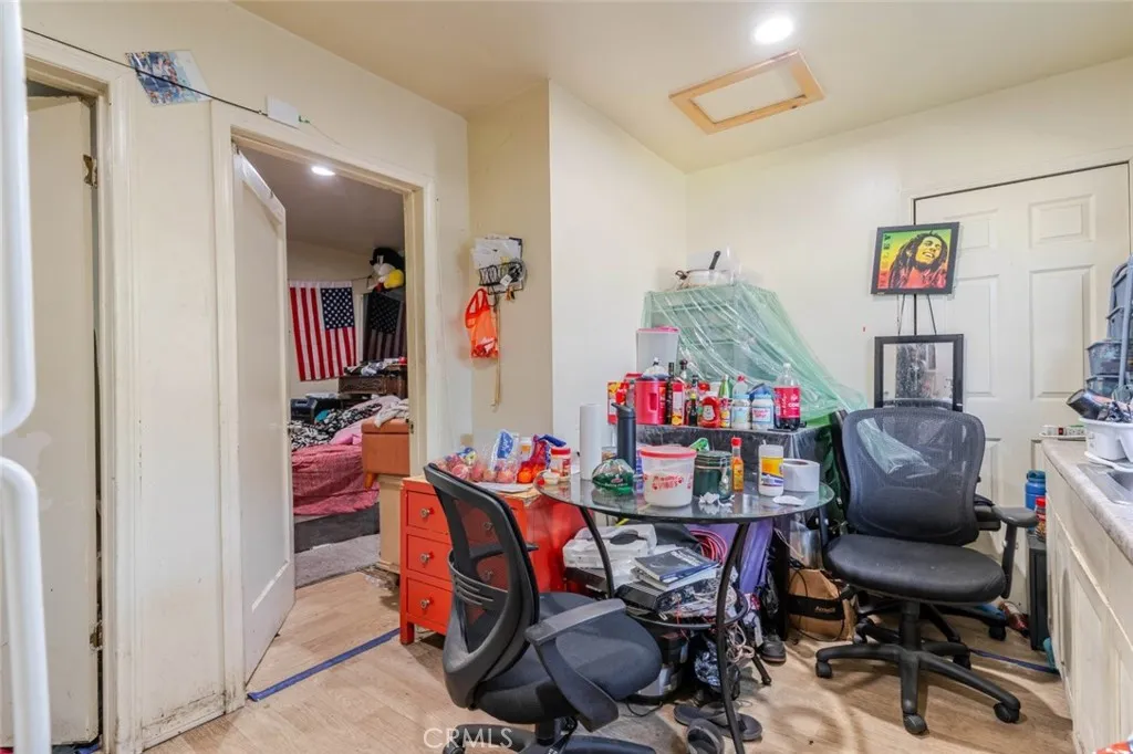 811 E 43rd Place, Los Angeles, California 90011 home-pic-26